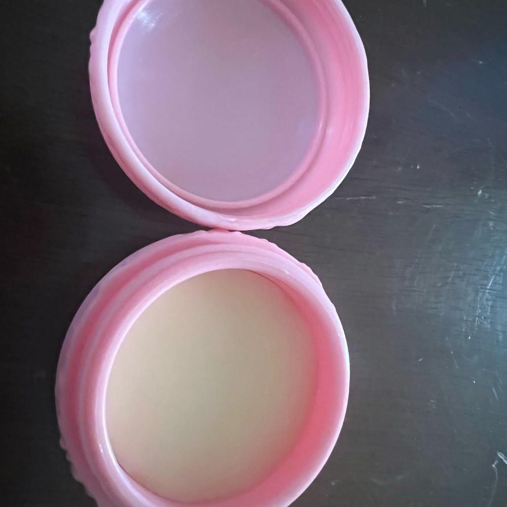 Macaroons magic lip therapy - Picture 3 of 3